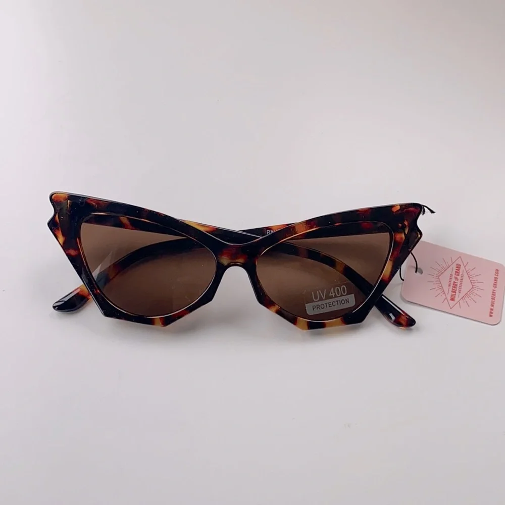 Leopard cat-eye sunglasses! 🕶 🐆 - Picture 1 of 6
